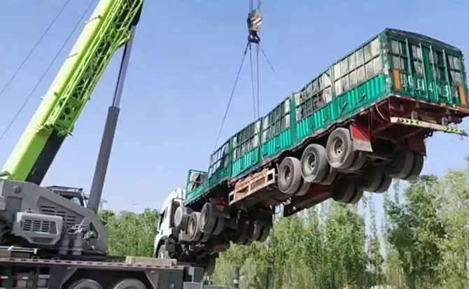 银海区道路脱困救援案例